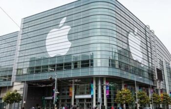 Apple تستعد لمرحلة ما بعد Tim Cook: ماذا تعني تغييرات الإدارة لمستثمري السهم؟