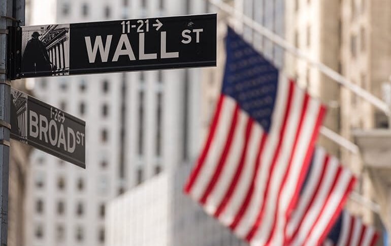 توقعات متفائلة لسوق الأسهم الأمريكية: دويتشه بنك يتنبأ بصعود مؤشر S&P 500 إلى 8,000 نقطة في 2026