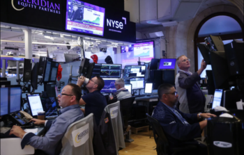 السوق الأمريكي تحت ضغط: كيف تؤثر أسعار النفط على ناسداك وS&P 500؟
