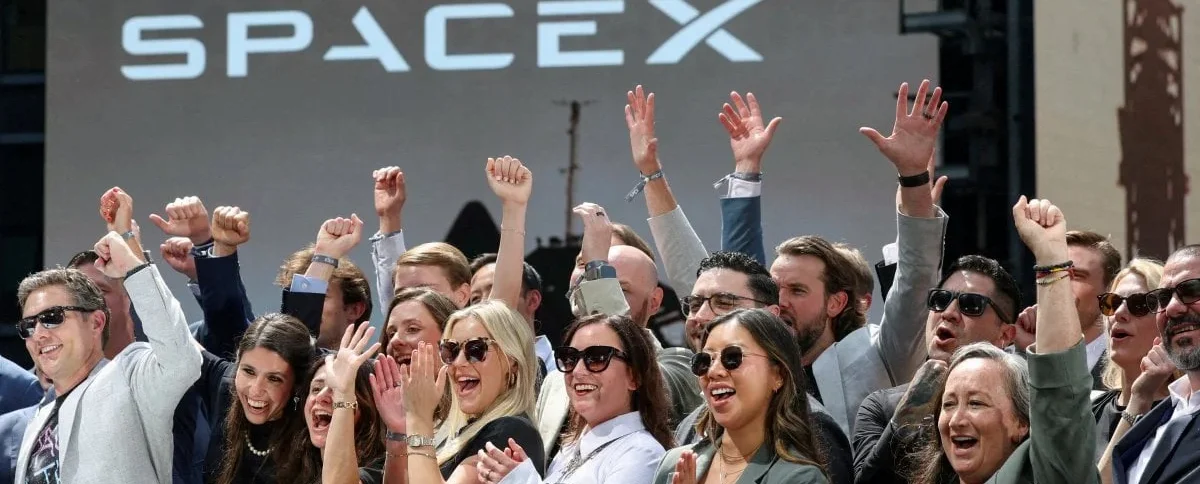 إيرادات SpaceX تقفز 161% إلى 14.6 مليار دولار في الربع الثالث وتتجاوز التوقعات